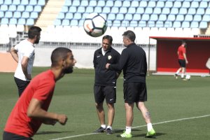 Fran Fernández pone en marcha la maquinaria del Almería.