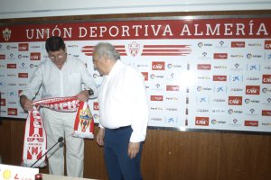 Juanjo Moreno y Alfonso García dando vueltas a la bufanda.