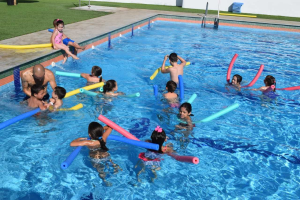 Los futuros campeones aprender la mecánica.