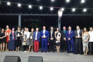 Foto de familia de los premiados.
