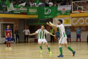 El nuevo jugador celeste celebrando un gol.