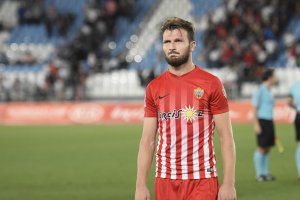 Marco Motta en su último partido en Almería contra el Alcorcón,