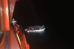 Rescate de una patera este domingo  en el Mar de Alborán.