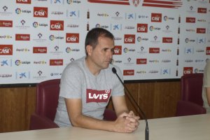 Esteban Navarro habló del filial rojiblanco.