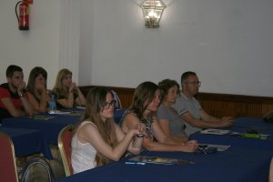 Alumnos durante el curso que se celebra en Adra.