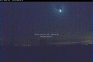 Momento en el que la bola de fuego cruzaba el cielo