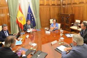 Reunión del ministro con los exportadores de frutas y hortalizas
