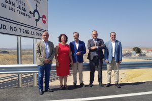 El consejero Felipe López ha puesto en servicio la obra en Cuevas.