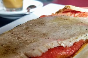 Esta es la representación de los acantilados de Dover según estos Desayunos Educativos.