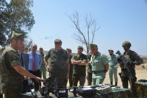 Demostración en el campo de maniobras.