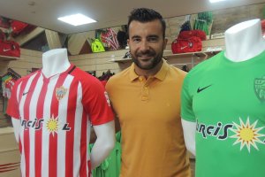 Carlos Hinojo, entrenador del Almería femenino.