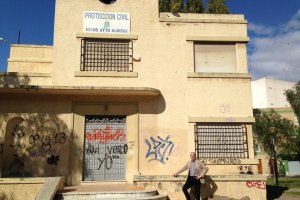 Fachada del antiguo edificio de Protección Civil donde se hará el centro social.