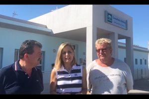 La senadora Maribel Sánchez con el alcalde de Pulpí y el edil de Salud.