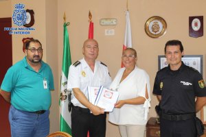 Reunión entre Policía Nacional y Federación de Gitanos de Andalucía en Almería.