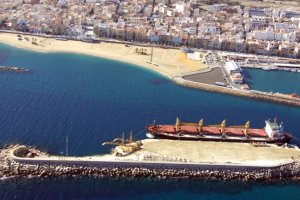Puerto comerical de Garrucha, de gran importancia en Andalucía.