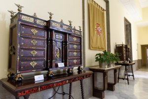 Lucen desde abril en la zona de recibir de Subdelegación del Gobierno