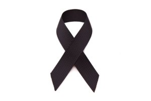 Lazo negro.