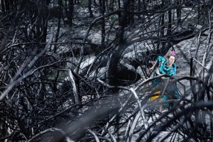 Kelly es la modelo que ha posado en el primer taller destinado a recaudar fondos.