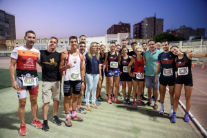Participantes con el concejal de Deportes.