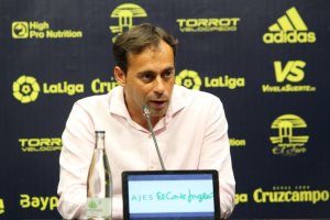 Fran Fernández en la sala de prensa del Ramón de Carranza.