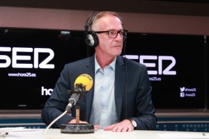 El ministro de Cultura, el almeriense José Guirao, durante una entrevista en la Cadena SER