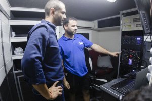 El alcalde visita el centro de operaciones instalado en el recinto ferial de la Vega de Acá.