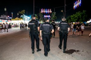 La Policía Nacional, velando por la seguridad en el Recinto Ferial en una imagen de archivo.