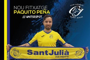 El jugador almeriense con su nueva camiseta.