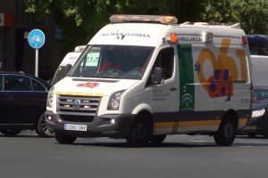 Los servicios sanitarios han trasladado a los heridos al centro de salud.