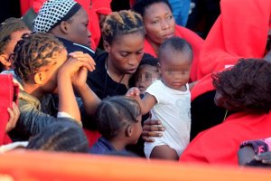 Llegada de una embarcación con migrantes a las costas españolas.