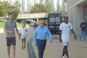 Andoni López y Yan Eteki, con Alfonso García.