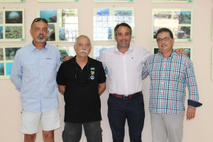 Juanjo Segura con los organizadores de esta actividad.