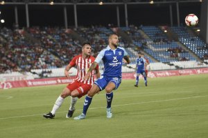 Álvaro Giménez se estrenaba con el Almería en el Mediterráneo.