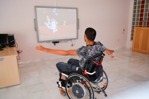 Ángel Rodríguez en una de las actividades organizadas en la residencia donde ha pasado parte de sus vacaciones. Foto FAAM