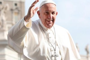 El Papa Francisco evita hacer declaraciones sobre las acusaciones de encubrimiento de abusos vertidas en su contra.
