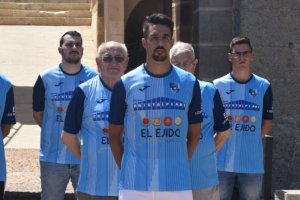 Los celestes salen a escena.