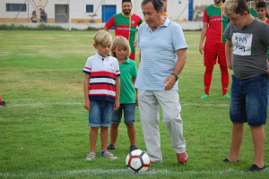 Buen toque de balón del veterano jugador.