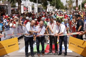 Corte de cintas en la sexta etapa de La Vuelta.