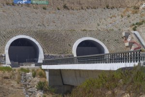 Túneles del AVE en la zona de Sorbas, tapiados por el Gobierno del PP