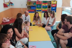 La delegada de Educación recorrió \'La Esmeralda\'.