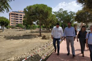 Visita a las obras en marcha para hacer un parque