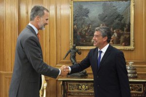 Carmelo Rodríguez saluda al rey Felipe VI,