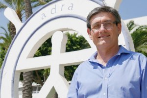 Manuel Cortés, alcalde de Adra.