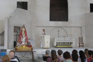 El Rector del Santuario, Manuel Pozo, ofició la mayoría de misas. Foto: J.L. Laynez