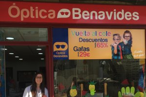 Óptica Benavides en la Avenida Cabo de Gata nº118.