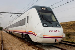 Renfe ha anunciado la demora a través de sus redes sociales.