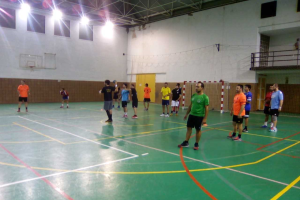 Los jugadores alternan las sesiones de trabajo.