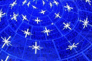 Interior del árbol de navidad de Vigo en 2017.