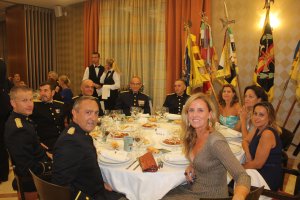 los generales Llago y Martín con los coroneles Cepeda, Gabaldón y García Navarro, y el Tte Col Sánchez Barriga y señoras.