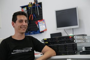 Antonio Torres, en su trabajo